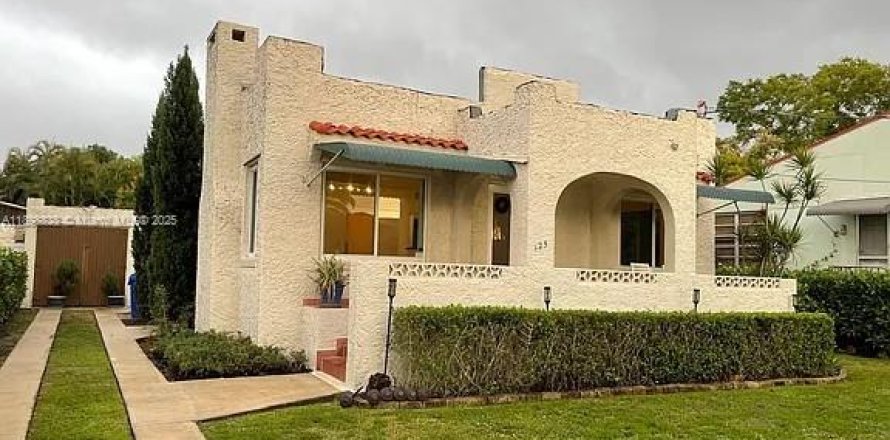 Villa ou maison à Miami, Floride 2 chambres, 102.19 m2 № 1952266