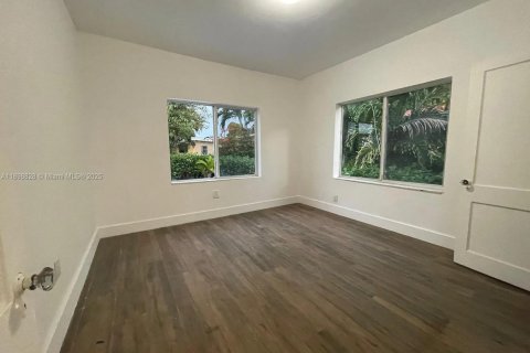 Villa ou maison à vendre à Miami, Floride: 2 chambres, 102.19 m2 № 1952266 - photo 2