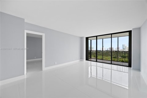 Copropriété à vendre à Aventura, Floride: 1 chambre, 84.82 m2 № 2075076 - photo 14