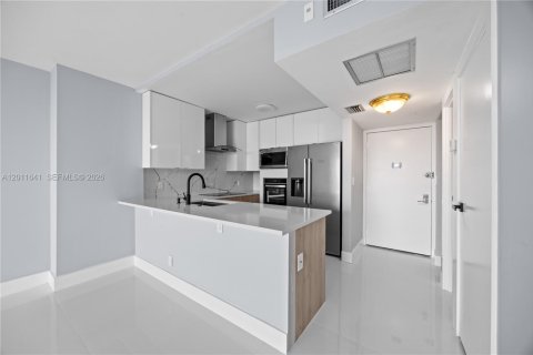 Copropriété à vendre à Aventura, Floride: 1 chambre, 84.82 m2 № 2075076 - photo 7