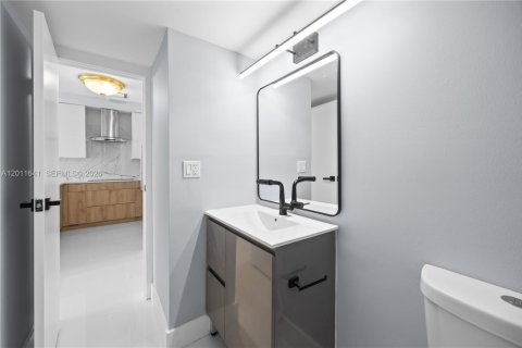 Copropriété à vendre à Aventura, Floride: 1 chambre, 84.82 m2 № 2075076 - photo 24