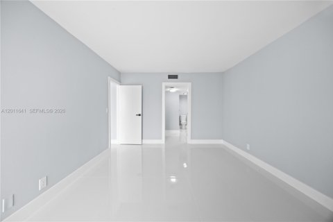 Copropriété à vendre à Aventura, Floride: 1 chambre, 84.82 m2 № 2075076 - photo 16