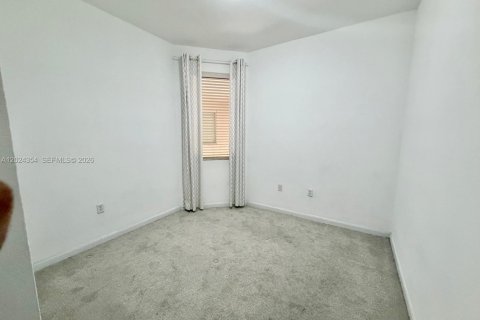 Copropriété à vendre à Doral, Floride: 3 chambres, 116.69 m2 № 2084814 - photo 8