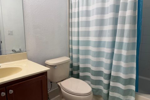 Copropriété à vendre à Doral, Floride: 3 chambres, 116.69 m2 № 2084814 - photo 9