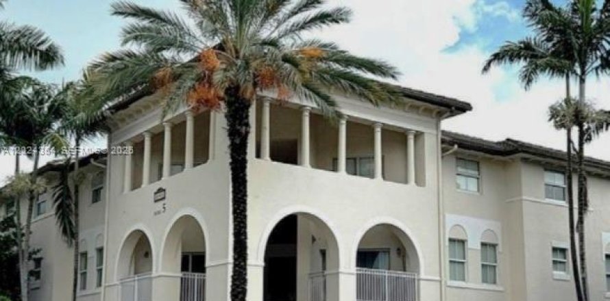 Condo à Doral, Floride, 3 chambres  № 2084814