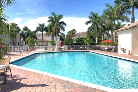 Copropriété à vendre à Doral, Floride: 3 chambres, 116.69 m2 № 2084814 - photo 11