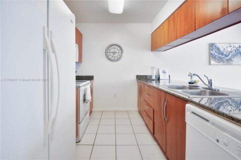 Condominio en venta en Miami, Florida, 1 dormitorio, 76.64 m2 № 1468045 - foto 4