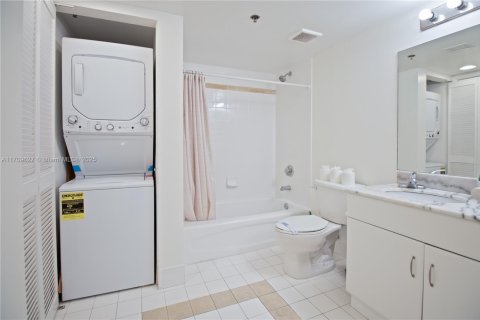 Condominio en venta en Miami, Florida, 1 dormitorio, 76.64 m2 № 1468045 - foto 14