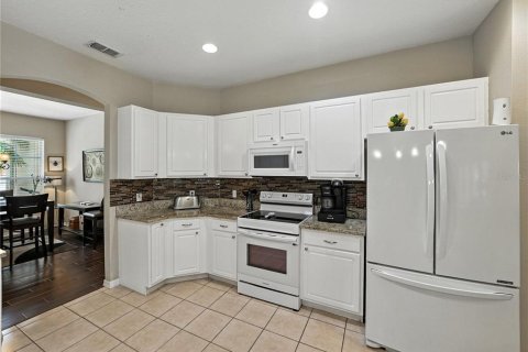House in Kissimmee, Florida 4 bedrooms, 227.8 sq.m. № 1803406 - photo 14