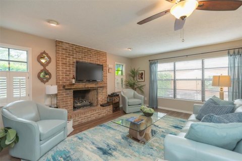 Townhouse in Tampa, Florida 2 bedrooms, 138.98 sq.m. № 2205572 - photo 7