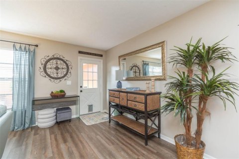 Townhouse in Tampa, Florida 2 bedrooms, 138.98 sq.m. № 2205572 - photo 11