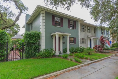 Townhouse in Tampa, Florida 2 bedrooms, 138.98 sq.m. № 2205572