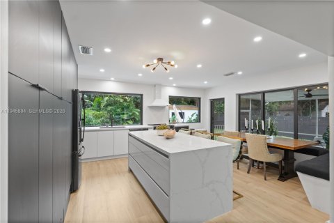 Villa ou maison à vendre à Biscayne Park, Floride: 3 chambres, 149.11 m2 № 2002472 - photo 9