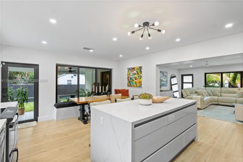 Villa ou maison à vendre à Biscayne Park, Floride: 3 chambres, 149.11 m2 № 2002472 - photo 8