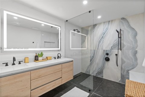 Villa ou maison à vendre à Biscayne Park, Floride: 3 chambres, 149.11 m2 № 2002472 - photo 29