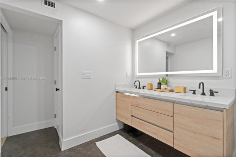 Villa ou maison à vendre à Biscayne Park, Floride: 3 chambres, 149.11 m2 № 2002472 - photo 30