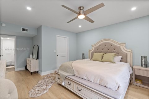 Villa ou maison à vendre à Biscayne Park, Floride: 3 chambres, 149.11 m2 № 2002472 - photo 27