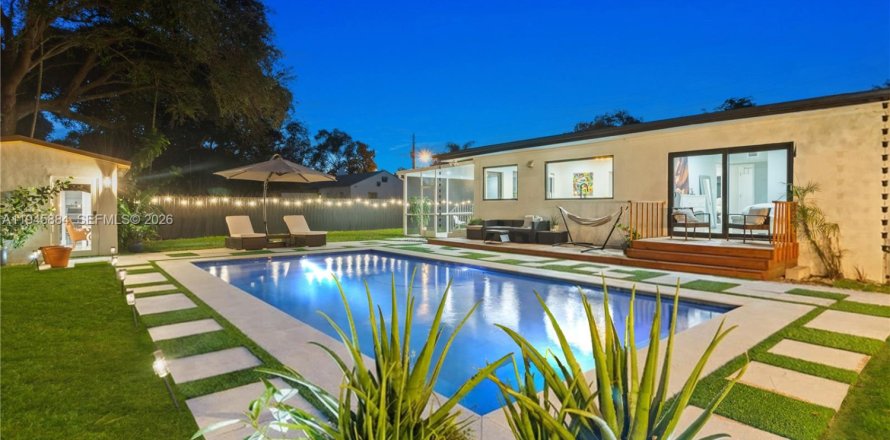 Villa ou maison à Biscayne Park, Floride 3 chambres, 149.11 m2 № 2002472