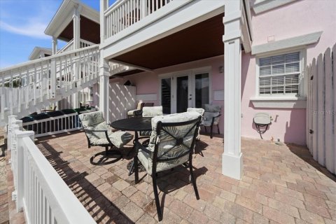 Condo in Saint Petersburg, Florida, 1 bedroom № 2205414 - photo 8