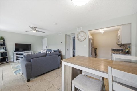 Condo in Saint Petersburg, Florida, 1 bedroom № 2205414 - photo 20