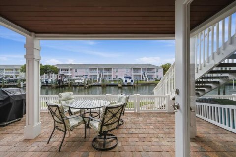 Condo in Saint Petersburg, Florida, 1 bedroom № 2205414 - photo 7