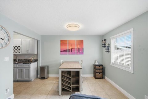 Condo in Saint Petersburg, Florida, 1 bedroom № 2205414 - photo 21