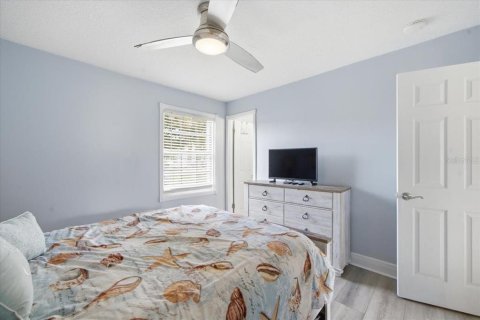 Condo in Saint Petersburg, Florida, 1 bedroom № 2205414 - photo 29