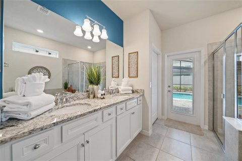 House in Davenport, Florida 7 bedrooms, 288.18 sq.m. № 2104462 - photo 19