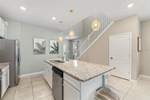 House in Davenport, Florida 7 bedrooms, 288.18 sq.m. № 2104462 - photo 12