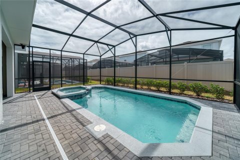 House in Davenport, Florida 7 bedrooms, 288.18 sq.m. № 2104462 - photo 14