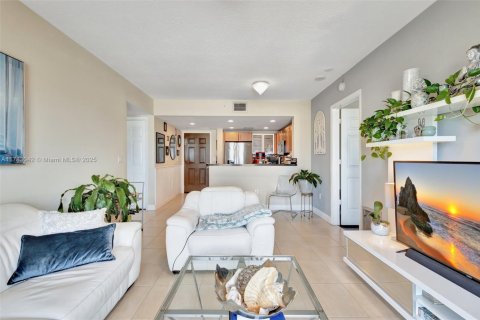 Condo in West Palm Beach, Florida, 2 bedrooms  № 1706585 - photo 11