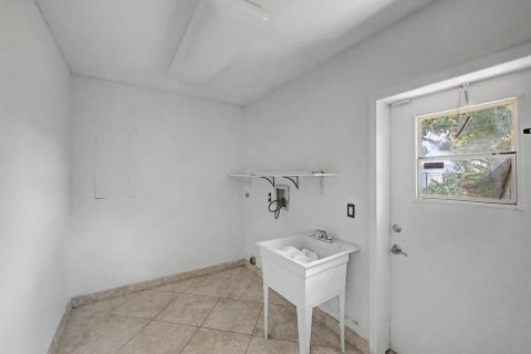 House in Port St. Lucie, Florida 3 bedrooms, 159.51 sq.m. № 2180560 - photo 14
