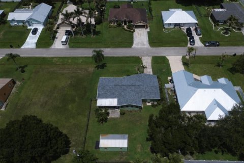 House in Port St. Lucie, Florida 3 bedrooms, 159.51 sq.m. № 2180560 - photo 17