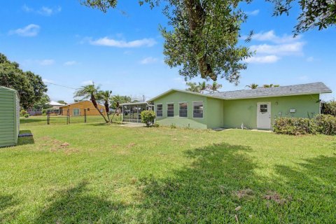 House in Port St. Lucie, Florida 3 bedrooms, 159.51 sq.m. № 2180560 - photo 18
