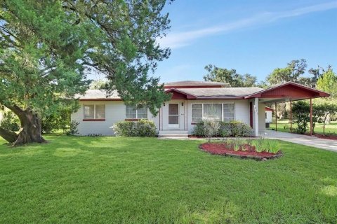 House in DeLand, Florida 4 bedrooms, 241.36 sq.m. № 2339527