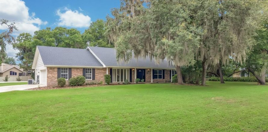 House in Longwood, Florida 4 bedrooms, 263.19 sq.m. № 2230731