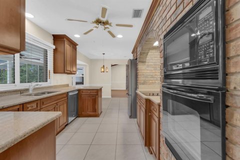 House in Longwood, Florida 4 bedrooms, 263.19 sq.m. № 2230731 - photo 26