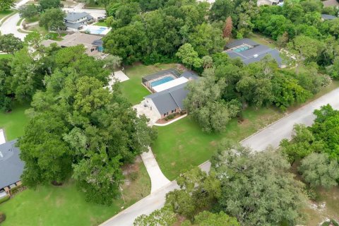 House in Longwood, Florida 4 bedrooms, 263.19 sq.m. № 2230731 - photo 9