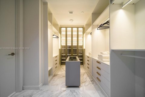Copropriété à vendre à Miami, Floride: 4 chambres, 357.86 m2 № 1697981 - photo 7