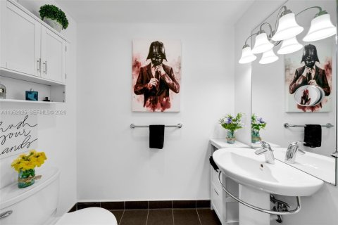 Condo in Miami, Florida, 1 bedroom № 2181770 - photo 22