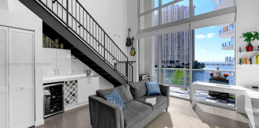 Condo in Miami, Florida, 1 bedroom № 2181770