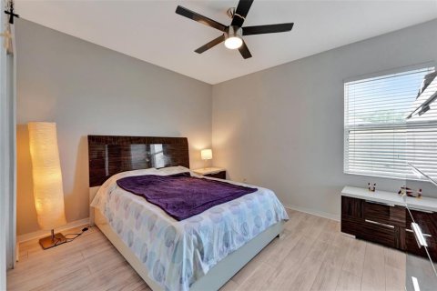 House in Winter Park, Florida 5 bedrooms, 292.83 sq.m. № 1718528 - photo 18