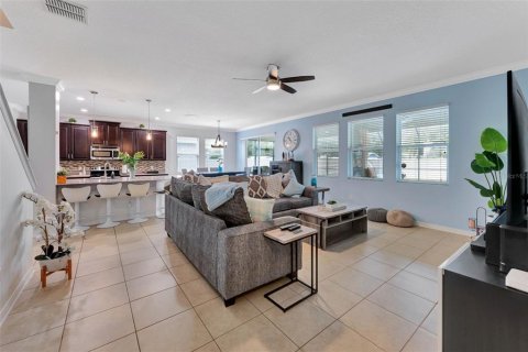 House in Winter Park, Florida 5 bedrooms, 292.83 sq.m. № 1718528 - photo 4
