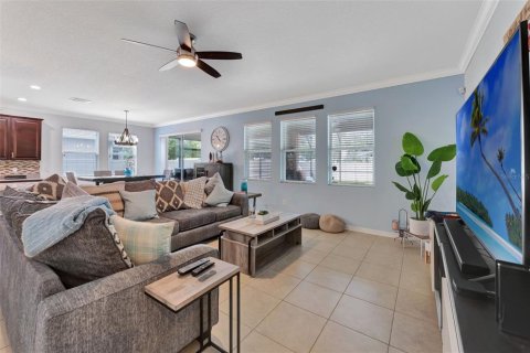 House in Winter Park, Florida 5 bedrooms, 292.83 sq.m. № 1718528 - photo 5