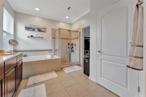 House in Winter Park, Florida 5 bedrooms, 292.83 sq.m. № 1718528 - photo 15