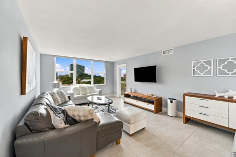 Condo in Pompano Beach, Florida, 2 bedrooms  № 2376355 - photo 14
