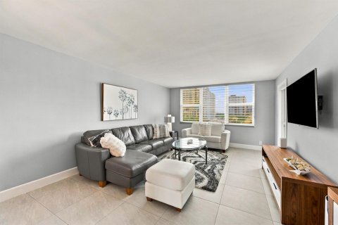 Condo in Pompano Beach, Florida, 2 bedrooms  № 2376355 - photo 15