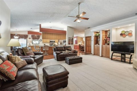 House in Valrico, Florida 4 bedrooms, 295.43 sq.m. № 1649942 - photo 11