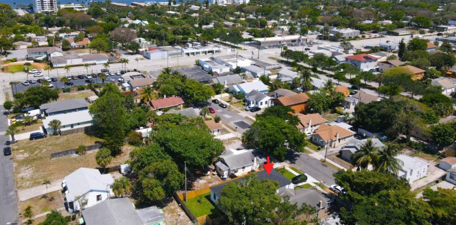 Casa en West Palm Beach, Florida 3 dormitorios, 141.68 m2 № 1182432
