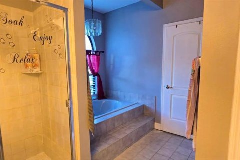 Villa ou maison à vendre à Altamonte Springs, Floride: 4 chambres, 194.44 m2 № 1912670 - photo 16